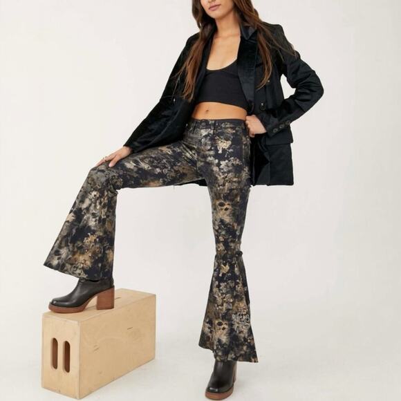 NWT We the Free People Inferno Metallic Flare Jeans Floral Low Rise size 26 Boho - Picture 2 of 12
